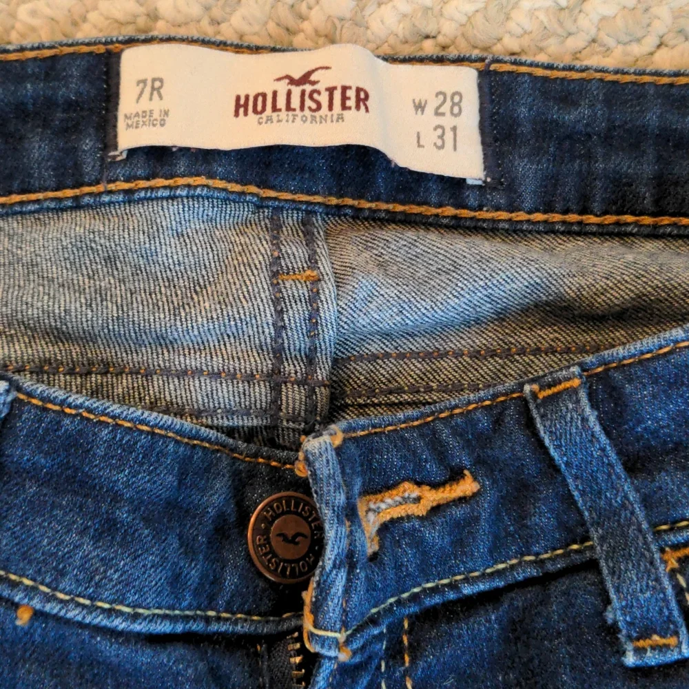 Hollister distressed jeans - Picture 3 of 8